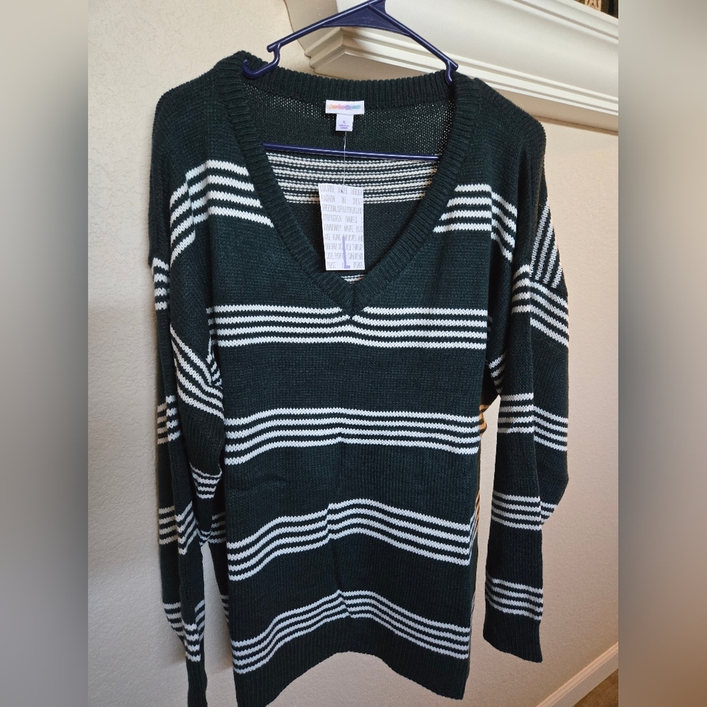 LULAROE Torrie style sweater, size L